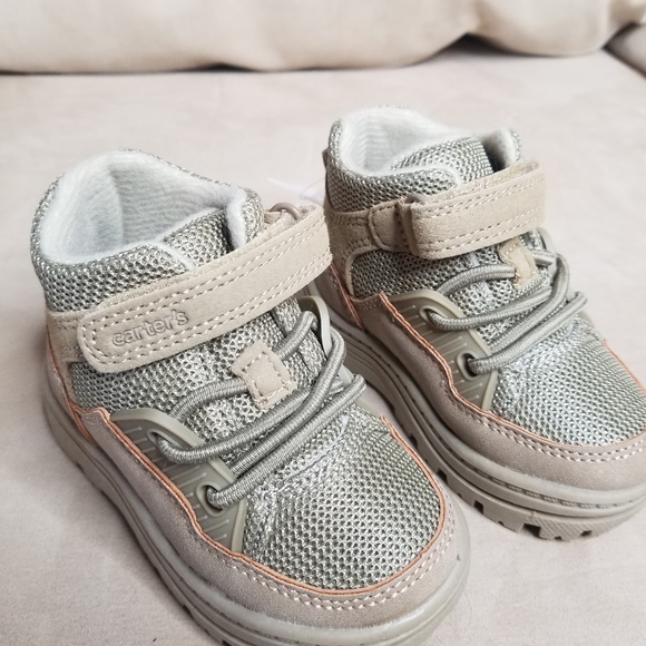 Carters Inigo Toddler Boy Sz 4 Outdoor Hiking boots Khaki NWT - Picture 7 of 11